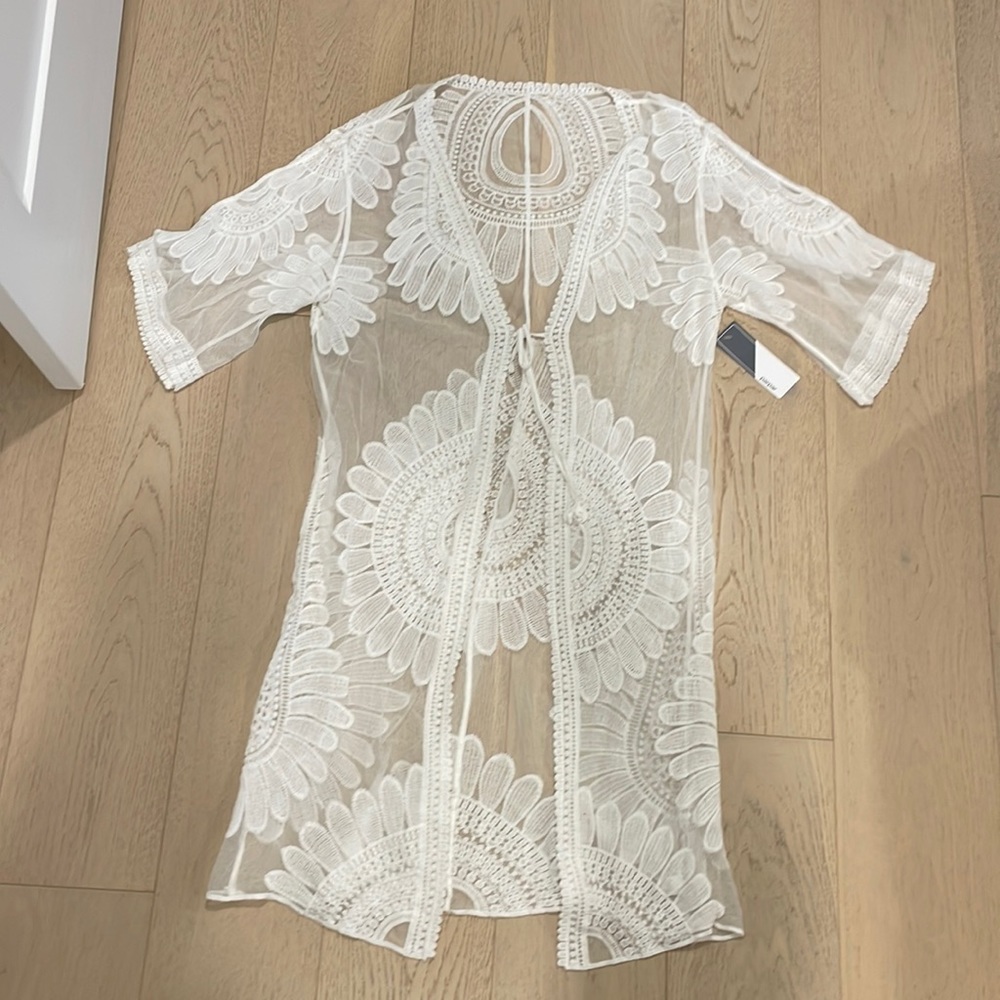 White lace kimono; ties closed; 3/4 loose sleeves